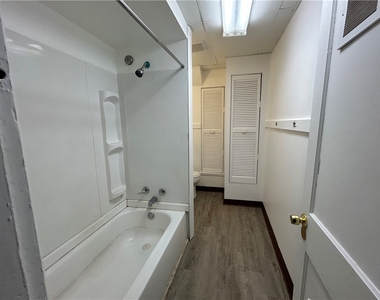 19 Singer Ave - Photo Thumbnail 9
