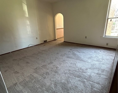 208 W Elizabeth St. - Photo Thumbnail 3