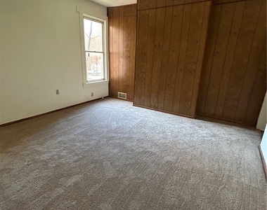 208 W Elizabeth St. - Photo Thumbnail 7