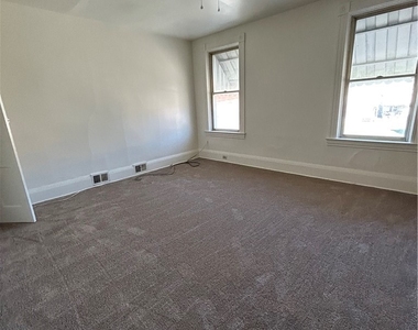 208 W Elizabeth St. - Photo Thumbnail 9