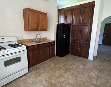 208 W Elizabeth St. - Photo Thumbnail 5