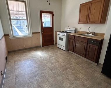 208 W Elizabeth St. - Photo Thumbnail 6