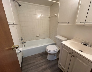 618 Broadway Ave - Photo Thumbnail 5