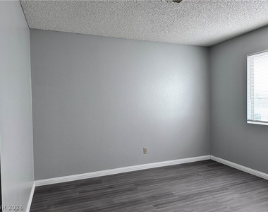 8413 Dunphy Court - Photo Thumbnail 8