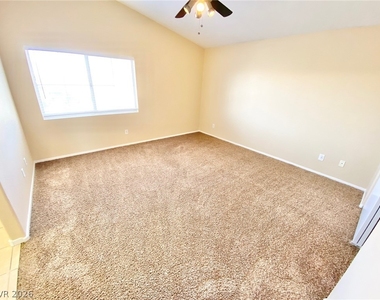 5828 Fern Gully Way - Photo Thumbnail 21