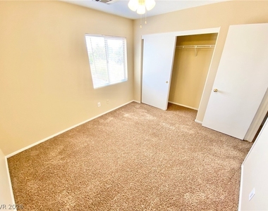 5828 Fern Gully Way - Photo Thumbnail 14