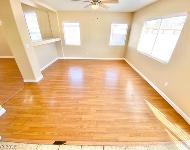 5828 Fern Gully Way - Photo Thumbnail 3