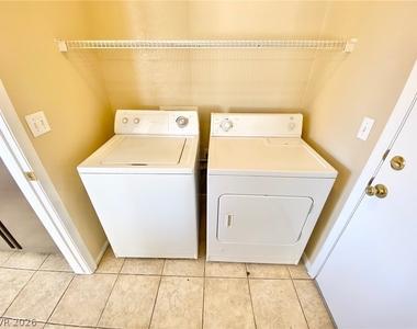 5828 Fern Gully Way - Photo Thumbnail 7