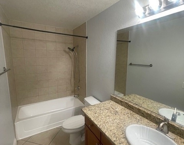 4200 S Valley View Boulevard - Photo Thumbnail 16