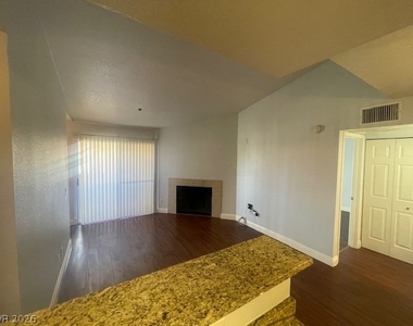 4200 S Valley View Boulevard - Photo Thumbnail 9