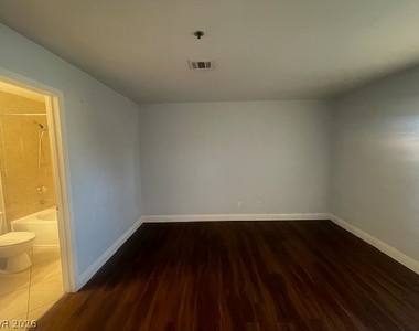 4200 S Valley View Boulevard - Photo Thumbnail 10