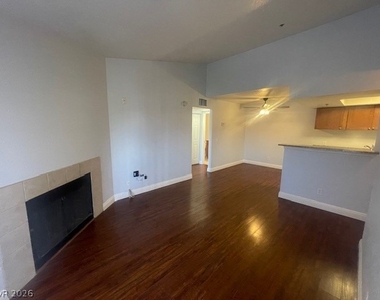 4200 S Valley View Boulevard - Photo Thumbnail 4