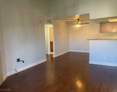 4200 S Valley View Boulevard - Photo Thumbnail 6