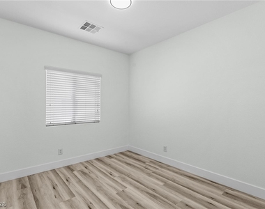 5568 Jelsma Avenue - Photo Thumbnail 18