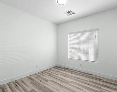5568 Jelsma Avenue - Photo Thumbnail 6