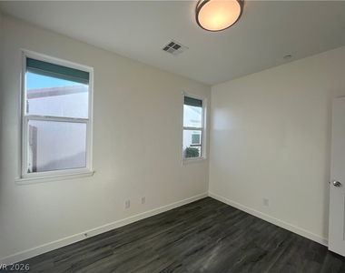 1533 Franklin Lane - Photo Thumbnail 48