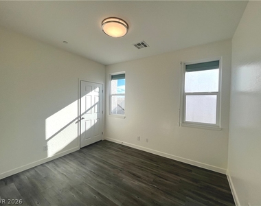 1533 Franklin Lane - Photo Thumbnail 49