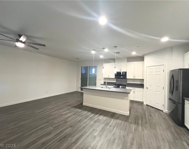 1533 Franklin Lane - Photo Thumbnail 12