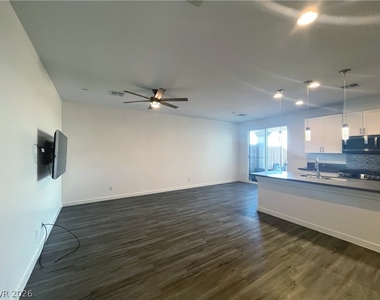 1533 Franklin Lane - Photo Thumbnail 8