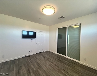 1533 Franklin Lane - Photo Thumbnail 29