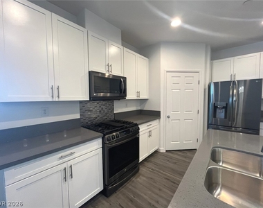 1533 Franklin Lane - Photo Thumbnail 15