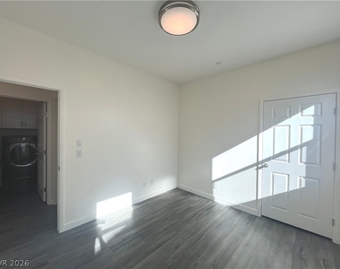 1533 Franklin Lane - Photo Thumbnail 51