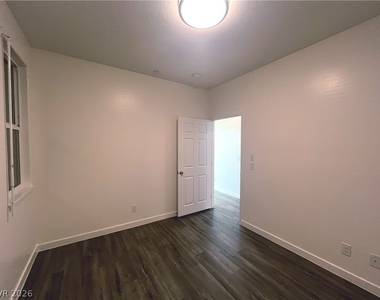 1533 Franklin Lane - Photo Thumbnail 53