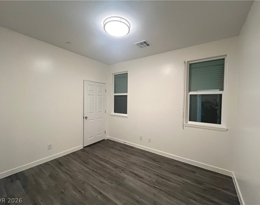 1533 Franklin Lane - Photo Thumbnail 54