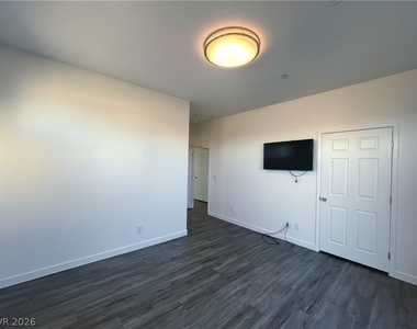 1533 Franklin Lane - Photo Thumbnail 25