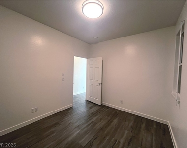 1533 Franklin Lane - Photo Thumbnail 44