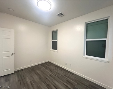 1533 Franklin Lane - Photo Thumbnail 42