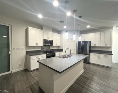 1533 Franklin Lane - Photo Thumbnail 18