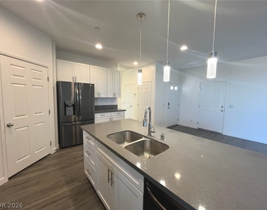 1533 Franklin Lane - Photo Thumbnail 17