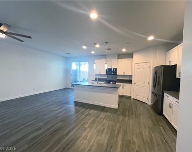 1533 Franklin Lane - Photo Thumbnail 7