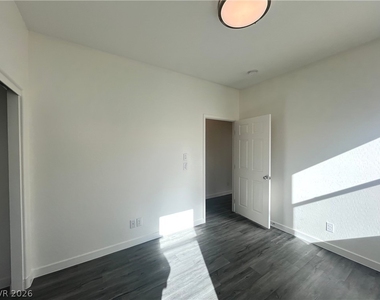 1533 Franklin Lane - Photo Thumbnail 39