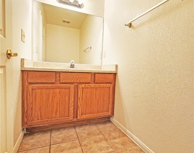 1080 S Karen Court - Photo Thumbnail 5