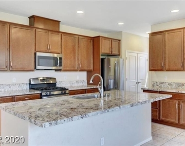 6629 Dome Rock Street - Photo Thumbnail 9