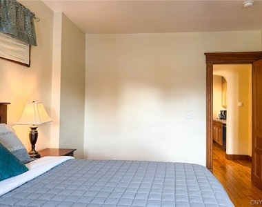 1015 White Place - Photo Thumbnail 18