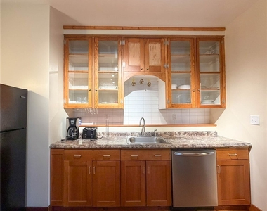 1015 White Place - Photo Thumbnail 6