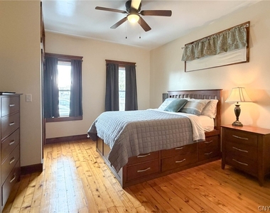 1015 White Place - Photo Thumbnail 14