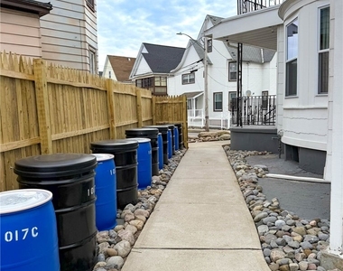 1015 White Place - Photo Thumbnail 24