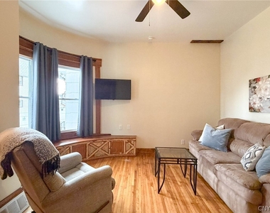 1015 White Place - Photo Thumbnail 4