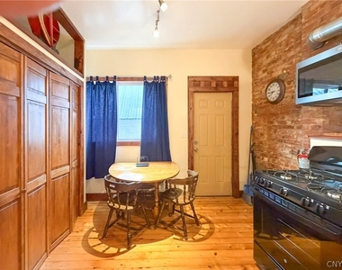 1015 White Place - Photo Thumbnail 8
