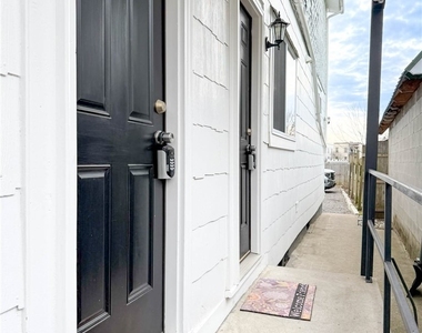1015 White Place - Photo Thumbnail 21