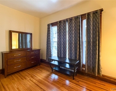 1015 White Place - Photo Thumbnail 13