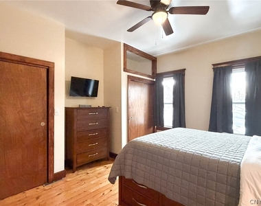 1015 White Place - Photo Thumbnail 17