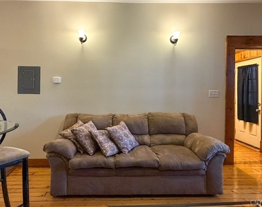1017 White Place - Photo Thumbnail 8
