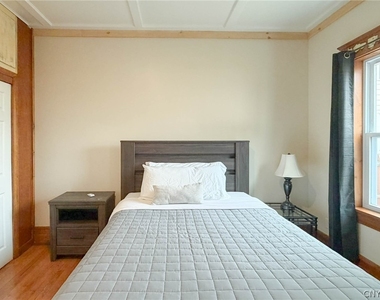1017 White Place - Photo Thumbnail 20