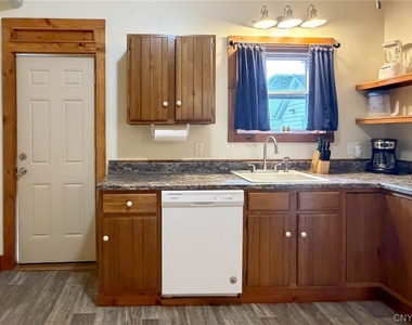 1017 White Place - Photo Thumbnail 11