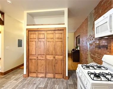 1017 White Place - Photo Thumbnail 12